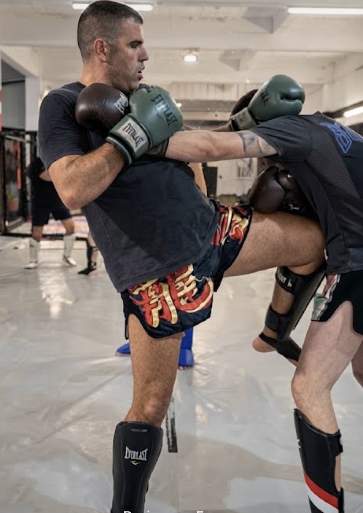 Indoor knee strike clinch training